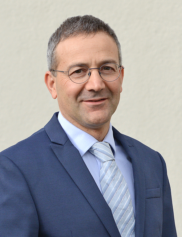 Dr. Daniel Chartouni