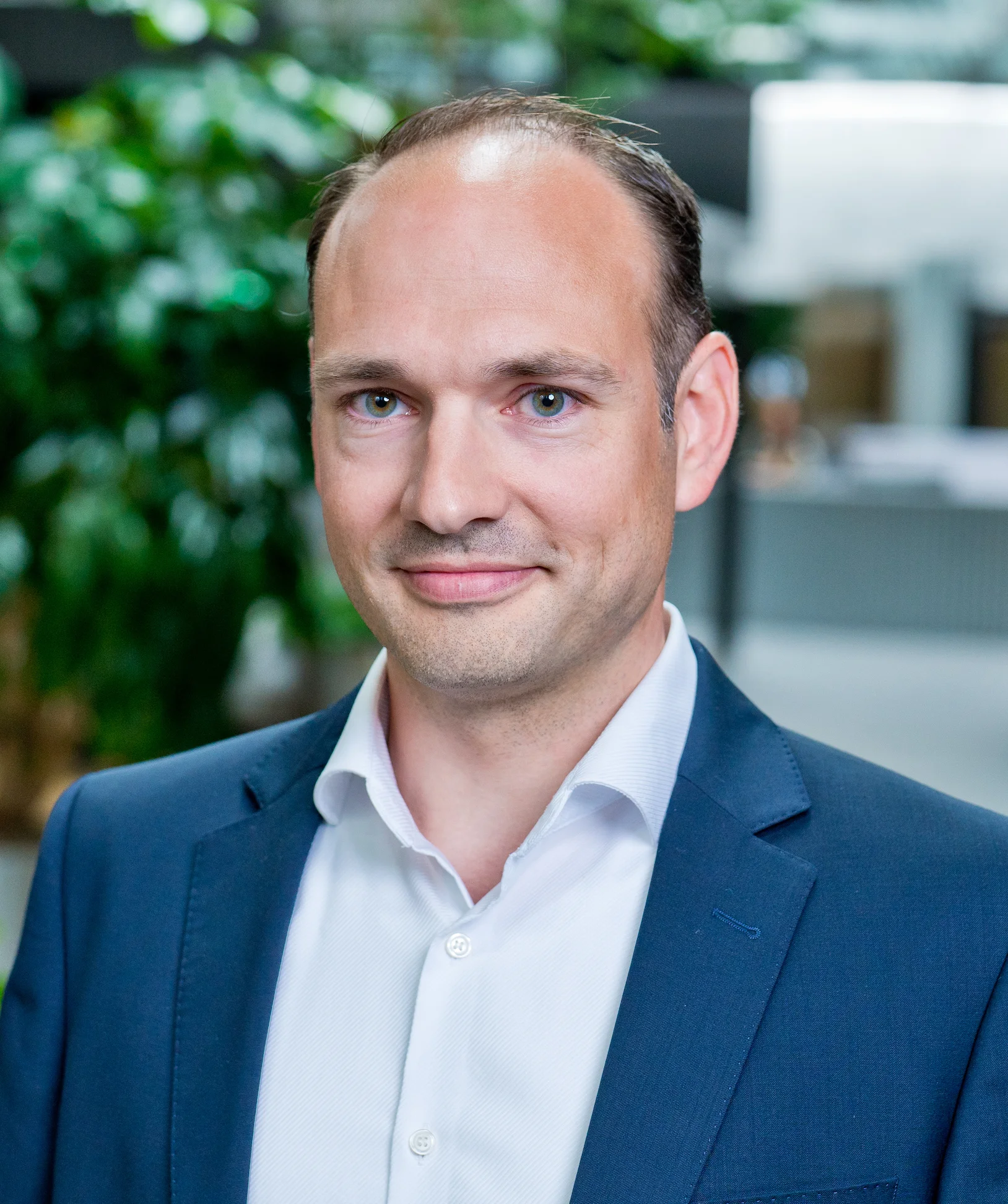Dr Raphael Reischuk