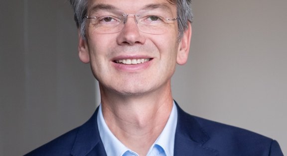 Prof. Dr. Dirk Wilhelm