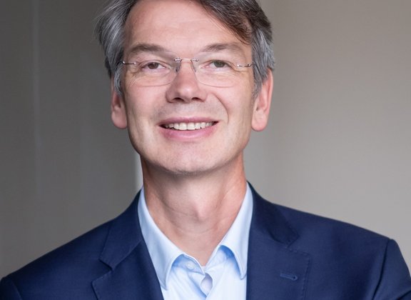 Prof. Dr. Dirk Wilhelm