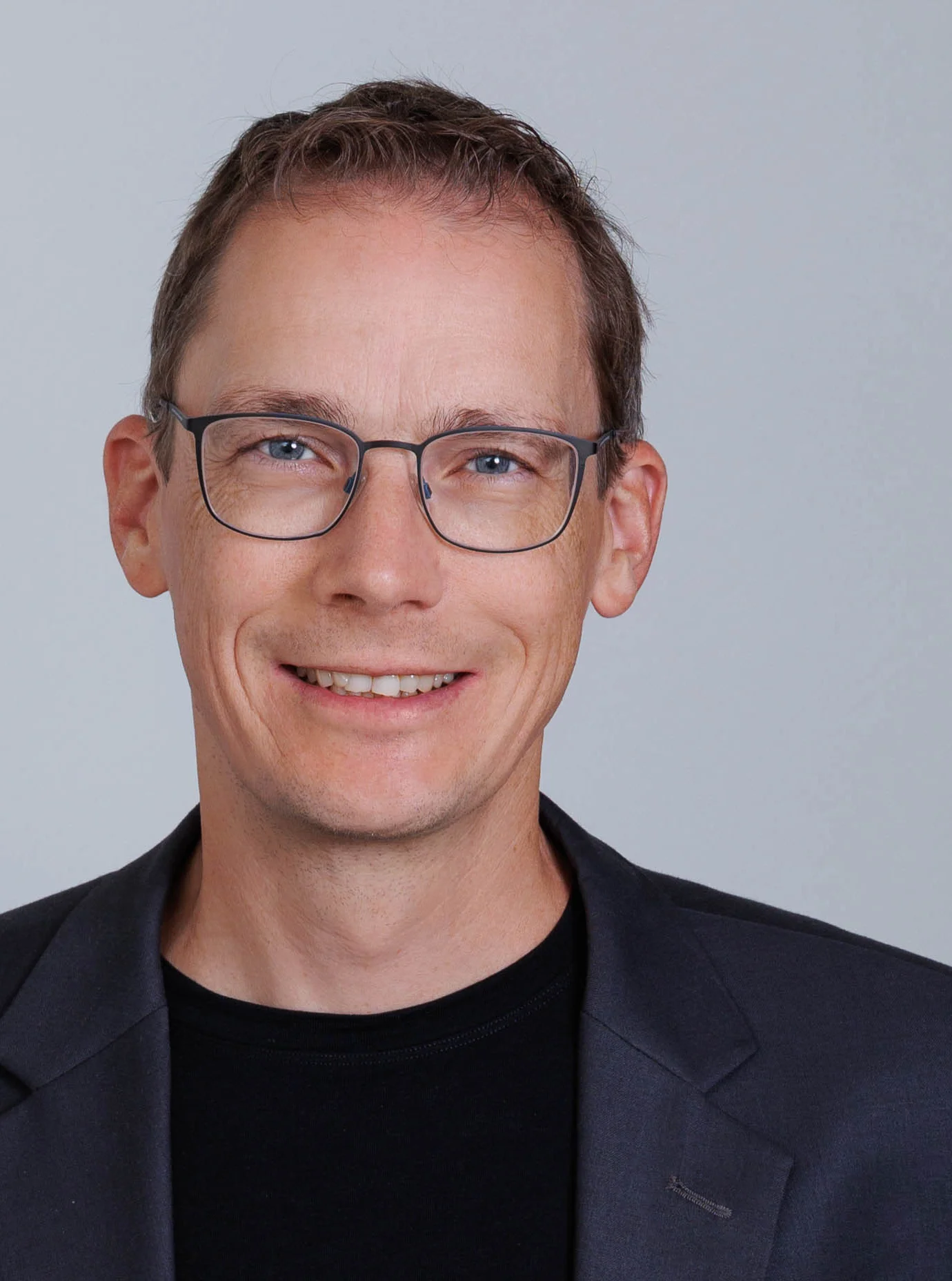 Dr. Daniel Schmid