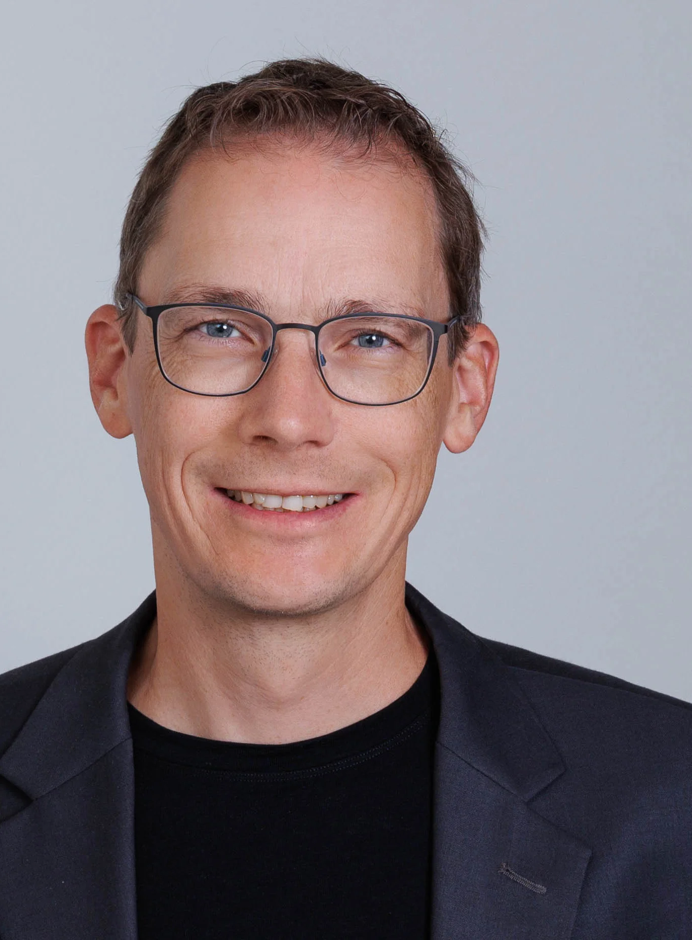 Dr. Daniel Schmid