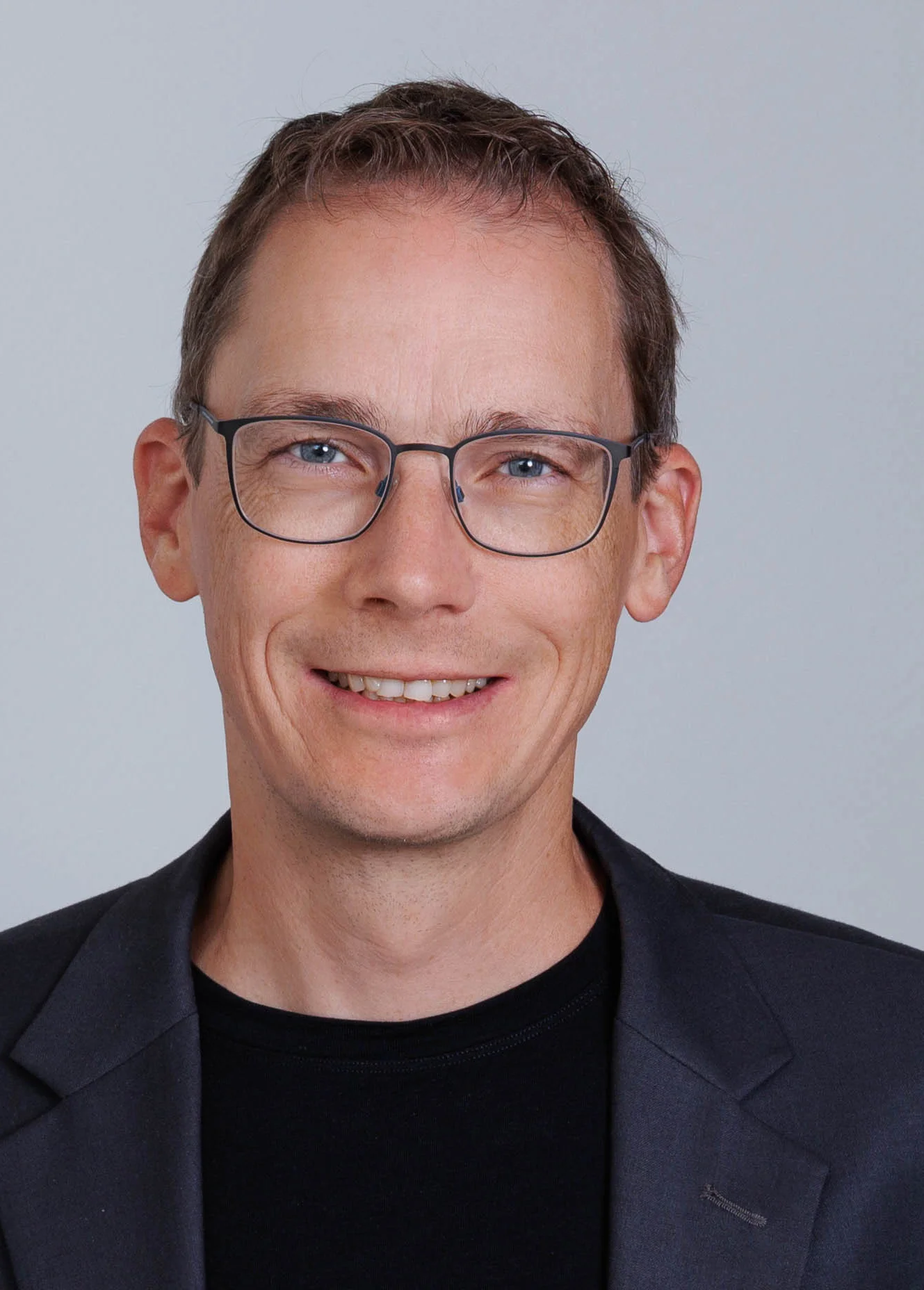 Dr. Daniel Schmid