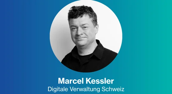 Porträt von Marcel Kessler mit blauem Hintergrund