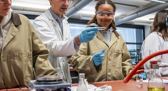 Wissenschaftsunterricht mit praktischer Demonstration