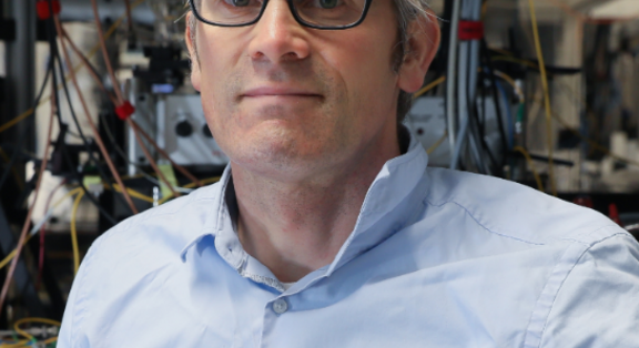 Prof. Tobias J. Kippenberg